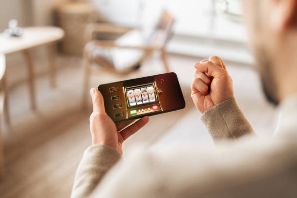 selat4d Local Wallets Without Assuming Availability